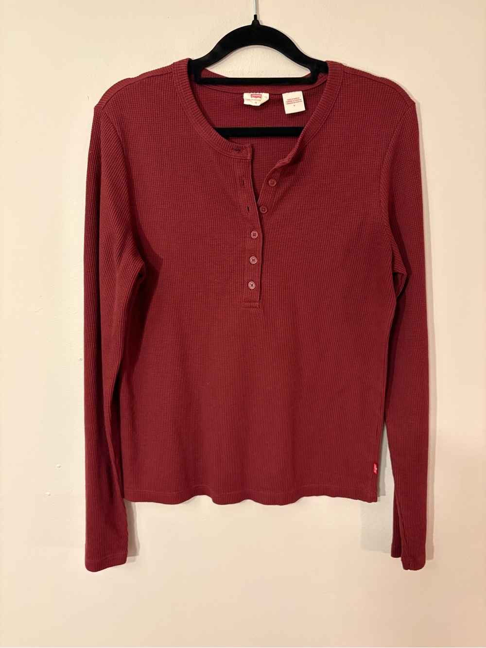 Levi's Burgundy Waffle Knit Henley Top — Size M 🍂